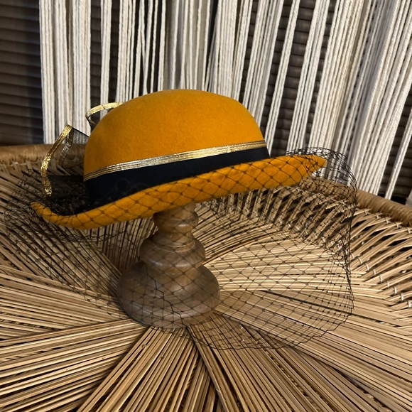 Vintage 1970’s 80’s wool gold yellow hat - Picture 3 of 4